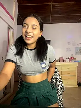 hannaxnatx online show from October 25, 2025, 6:57 pm
