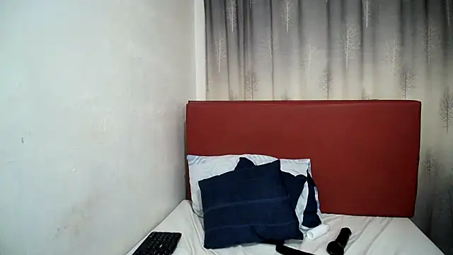 Cute Indian00 online show from January 13, 2025, 1:17 pm