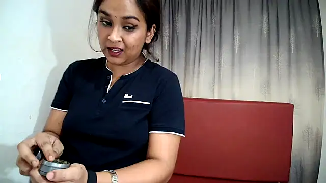 Cute Indian00 online show from February 6, 2025, 9:53 am