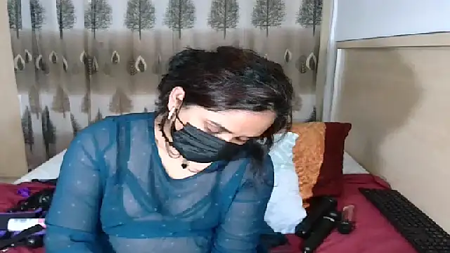 Cute Indian00 online show from March 2, 2025, 8:07 pm