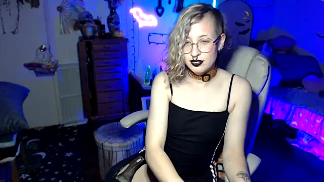 Snapshot of Bigbearnbunnyboy chatting on March 10, 2026, 5:12 am Bigbearnbunnyboy online show from March 10, 2026, 5:12 am