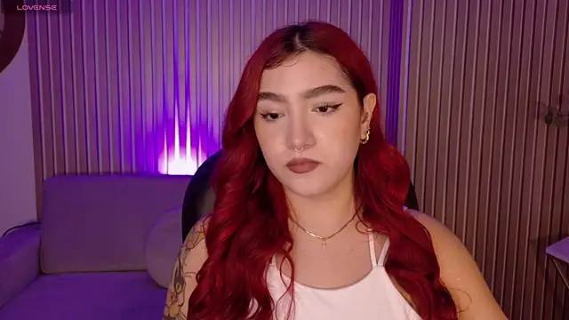 ViolettCastel online show from November 6, 2025, 7:26 pm