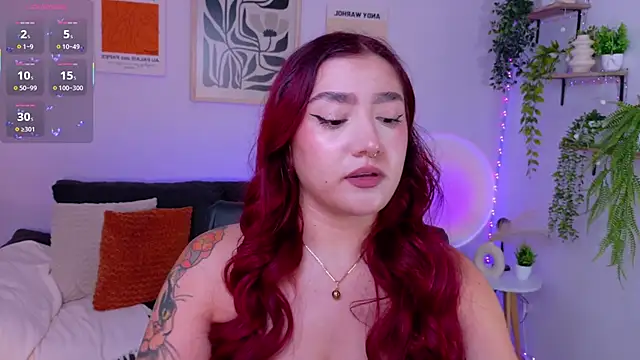 Snapshot of ViolettCastel chatting on June 7, 2026, 6:11 pm ViolettCastel online show from June 7, 2026, 6:11 pm