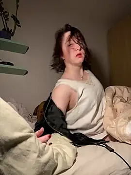 Leontina94 online show from February 10, 2026, 8:57 pm