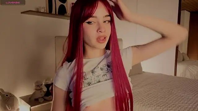 Snapshot of Roxxy_mora chatting on October 10, 2025, 9:36 pm Roxxy mora online show from October 10, 2025, 9:36 pm