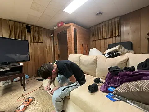 hungkubenski online show from November 3, 2025, 2:24 am