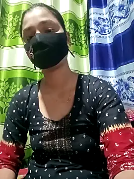 Snapshot of Aruyeshi- chatting on February 1, 2025, 4:03 am Aruyeshi- online show from February 1, 2025, 4:03 am