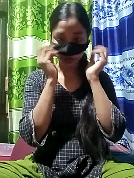 Snapshot of Aruyeshi- chatting on February 19, 2025, 8:22 am Aruyeshi- online show from February 19, 2025, 8:22 am