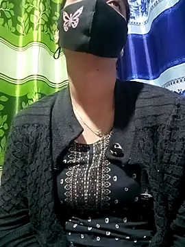 Snapshot of Aruyeshi- chatting on February 27, 2025, 8:09 pm Aruyeshi- online show from February 27, 2025, 8:09 pm