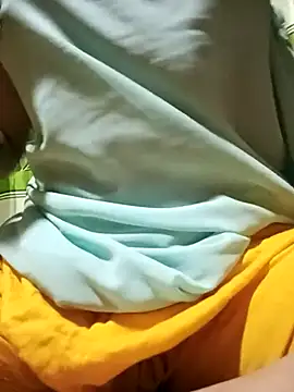 Snapshot of Aruyeshi- chatting on March 9, 2025, 8:51 am Aruyeshi- online show from March 9, 2025, 8:51 am