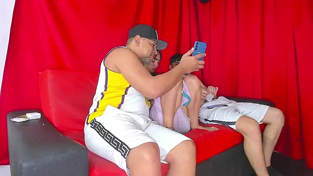 Snapshot of Extreme_Team8 chatting on January 10, 2025, 4:22 am Extreme Team8 online show from January 10, 2025, 4:22 am