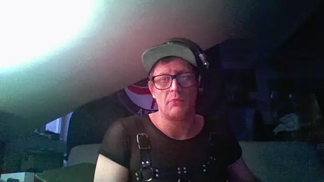 Bigthroaterboy online show from December 6, 2024, 7:21 am