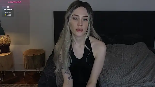 Snapshot of Sara_Tranquil chatting on December 6, 2024, 10:19 pm Sara Tranquil online show from December 6, 2024, 10:19 pm