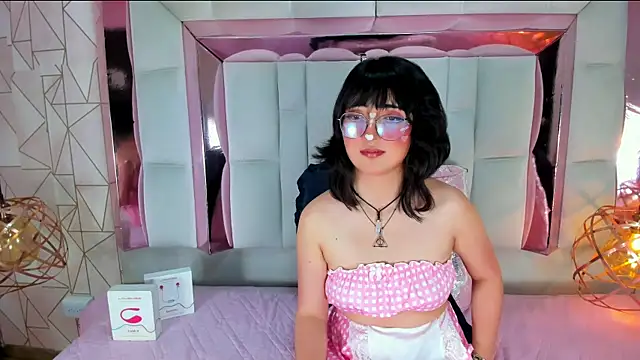 Snapshot of SaraMartini1 chatting on March 17, 2025, 5:45 am SaraMartini1 online show from March 17, 2025, 5:45 am