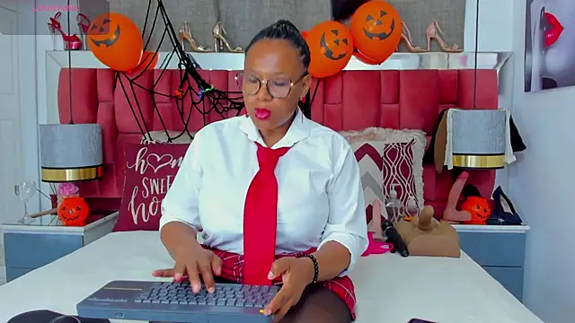 ShantalDior online show from October 31, 2025, 3:29 am