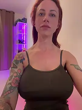 Snapshot of SmilingDutchie chatting on March 22, 2025, 6:36 pm SmilingDutchie online show from March 22, 2025, 6:36 pm