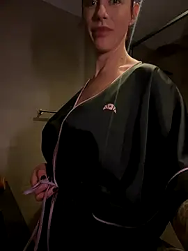 Snapshot of SmilingDutchie chatting on September 20, 2025, 8:21 pm SmilingDutchie online show from September 20, 2025, 8:21 pm