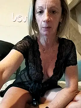 tatianasexymilf online show from October 19, 2025, 9:32 am