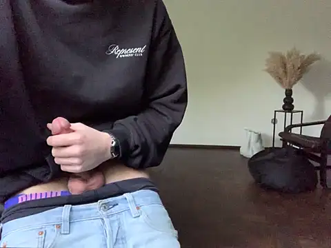 KendrickJiz online show from October 21, 2025, 3:46 pm