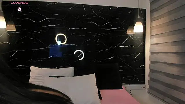 ANTONELLA  ROUSE  online show from February 21, 2025, 6:07 am