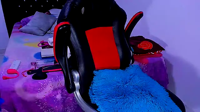 kerlysmith 24 online show from January 29, 2025, 10:43 pm