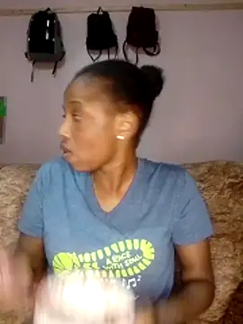 Snapshot of SweetWhisper chatting on November 11, 2025, 11:43 am SweetWhisper online show from November 11, 2025, 11:43 am