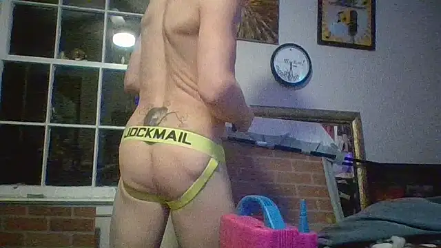 Snapshot of trash4cash chatting on February 19, 2025, 12:03 am trash4cash online show from February 19, 2025, 12:03 am