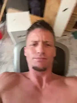 Snapshot of trash4cash chatting on March 9, 2025, 5:17 pm trash4cash online show from March 9, 2025, 5:17 pm