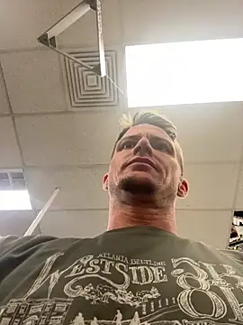 Snapshot of trash4cash chatting on March 10, 2025, 2:48 pm trash4cash online show from March 10, 2025, 2:48 pm