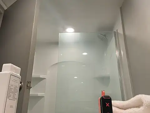 Snapshot of trash4cash chatting on December 21, 2025, 4:52 am trash4cash online show from December 21, 2025, 4:52 am