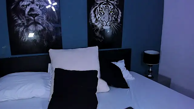 Snapshot of Liana_Bernocchi chatting on February 15, 2025, 11:14 pm Liana Bernocchi online show from February 15, 2025, 11:14 pm