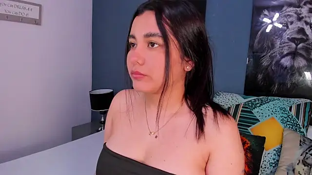 Snapshot of Liana_Bernocchi chatting on February 16, 2025, 8:33 pm Liana Bernocchi online show from February 16, 2025, 8:33 pm