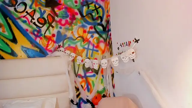 Snapshot of Liana_Bernocchi chatting on October 10, 2025, 10:53 pm Liana Bernocchi online show from October 10, 2025, 10:53 pm