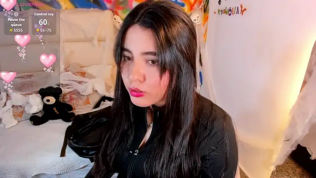 Snapshot of Liana_Bernocchi chatting on October 26, 2025, 8:26 pm Liana Bernocchi online show from October 26, 2025, 8:26 pm