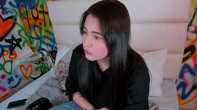 Snapshot of Liana_Bernocchi chatting on November 27, 2025, 8:33 pm Liana Bernocchi online show from November 27, 2025, 8:33 pm