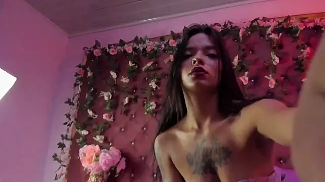 Snapshot of MaddyHudson chatting on December 21, 2025, 8:27 pm MaddyHudson online show from December 21, 2025, 8:27 pm