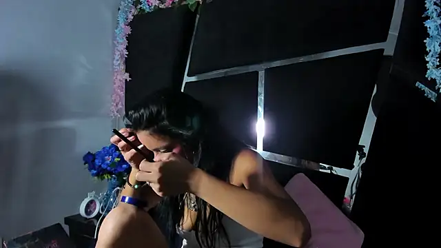 Snapshot of MaddyHudson chatting on January 12, 2026, 9:53 pm MaddyHudson online show from January 12, 2026, 9:53 pm