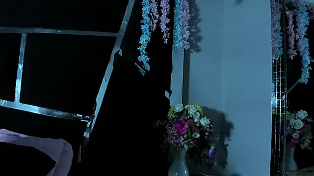 Snapshot of MaddyHudson chatting on January 13, 2026, 9:53 pm MaddyHudson online show from January 13, 2026, 9:53 pm