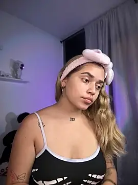 JoselinFlower  online show from November 30, 2025, 2:04 am