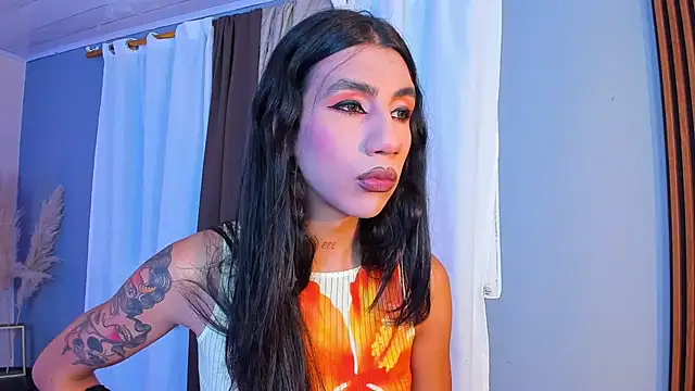 sofiaa grey  online show from November 1, 2025, 1:02 pm