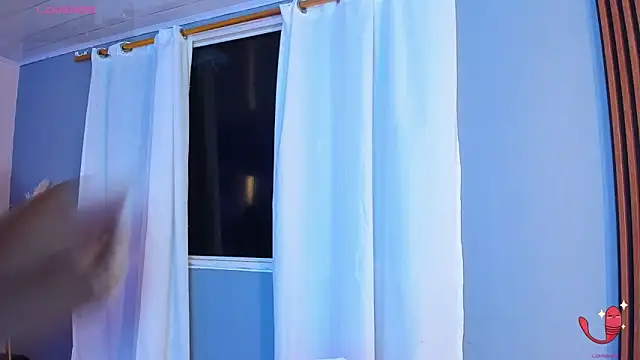 sofiaa grey  online show from November 7, 2025, 1:00 pm