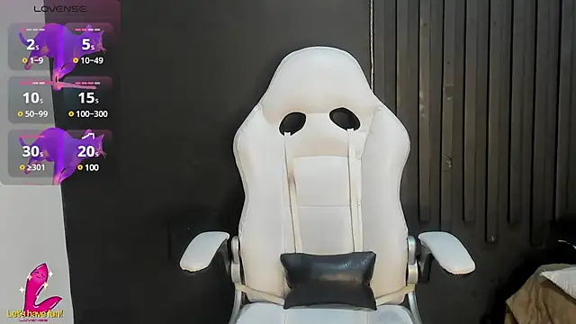 Shayla27 online show from January 30, 2025, 1:21 pm