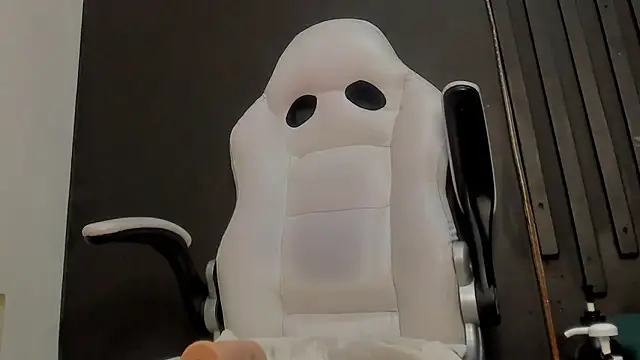 Shayla27 online show from February 26, 2025, 4:24 pm