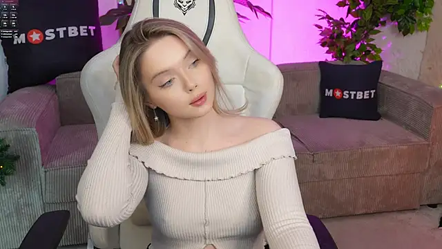 Cassy-Celestial  online show from December 27, 2024, 5:42 am