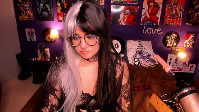 Snapshot of anne_cross chatting on January 10, 2025, 4:33 am anne cross online show from January 10, 2025, 4:33 am