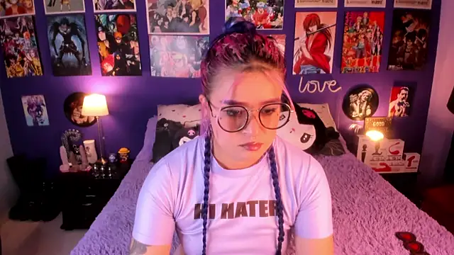 Snapshot of anne_cross chatting on September 10, 2025, 11:27 pm anne cross online show from September 10, 2025, 11:27 pm