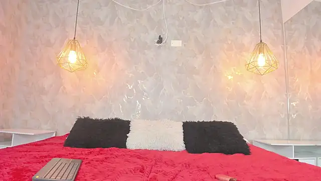 leigh-angels online show from February 11, 2026, 9:53 pm