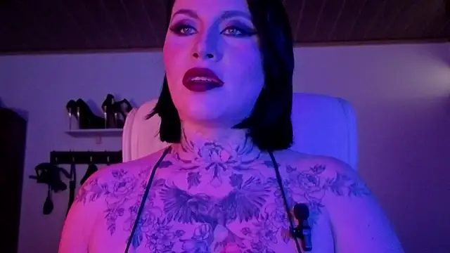 Snapshot of Olivia_seex chatting on October 23, 2025, 2:05 pm Olivia seex online show from October 23, 2025, 2:05 pm