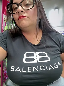 Snapshot of Sol_biglips chatting on December 15, 2024, 9:09 pm Sol biglips online show from December 15, 2024, 9:09 pm