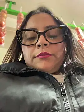 Snapshot of Sol_biglips chatting on January 21, 2025, 9:25 pm Sol biglips online show from January 21, 2025, 9:25 pm